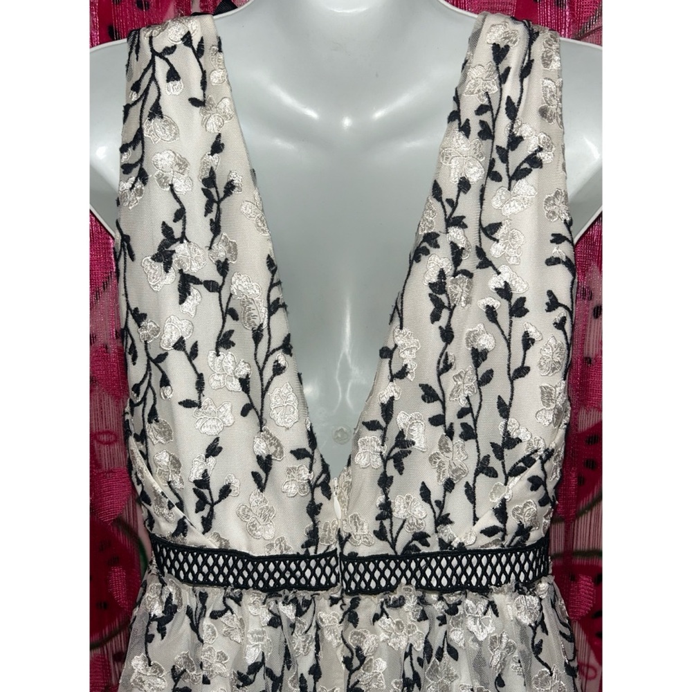 🤍🖤 Bardot Floral Ruffle Layered Dress - Picture 6 of 9